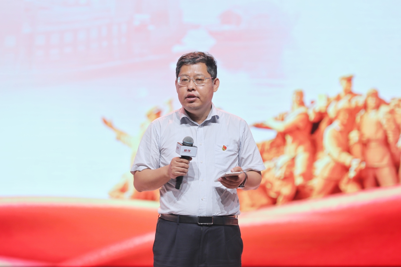 中央黨史和文獻(xiàn)研究室第七研究部副主任、一級(jí)巡視員 劉榮剛.jpg